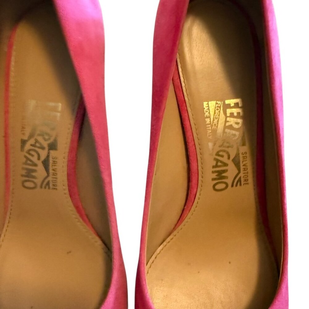 Salvatore Ferragamo Hot Pink 🔥 Suede Pumps Size 7.5 Kitten Heel Pointy toe - Picture 8 of 16